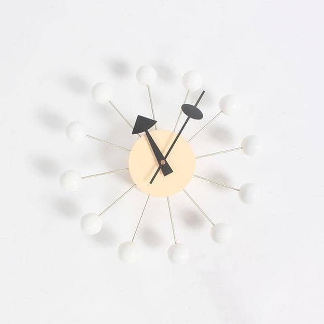 Minimalistisk Vægur i 3D Kugle Design