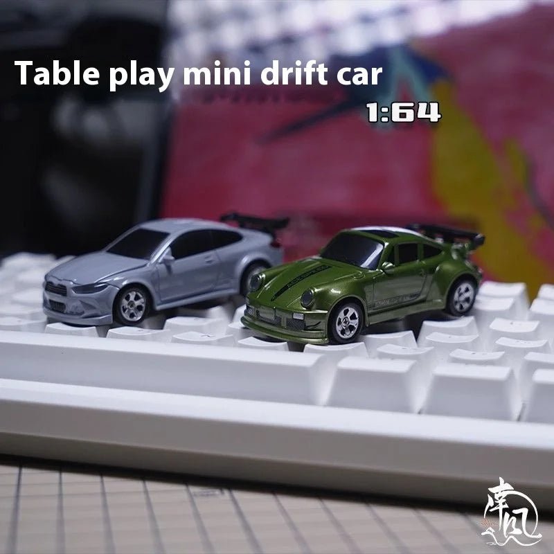 Miniracerbil 1:64 med 2,4 GHz fjernbetjening