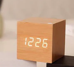 Moderne Digitalt Ur Minimalistisk Design til Hjemmet