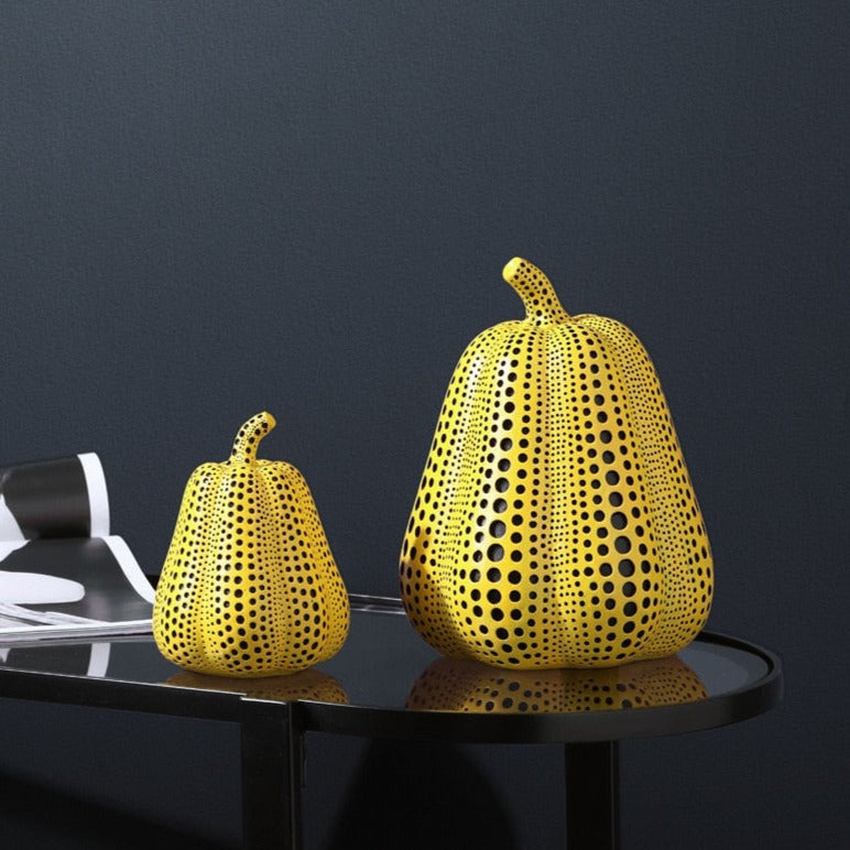 Moderne Græskar Skulptur Med Polka Prikker