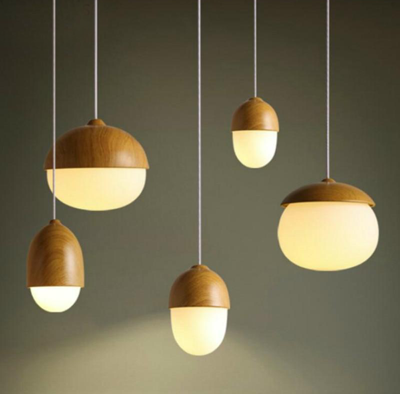 Moderne Hængende Lampe Med Træaccenter Minimalistisk Design