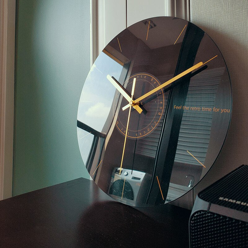 Moderne Vægur i Glas med Minimalistisk Design