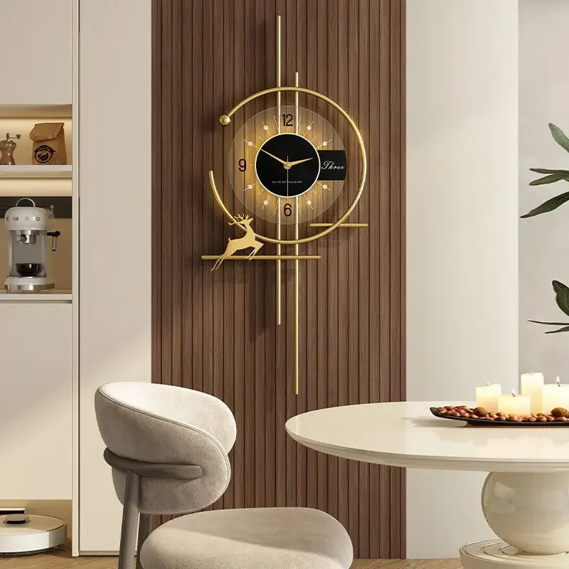 Moderne Vægur med Kunstnerisk Design