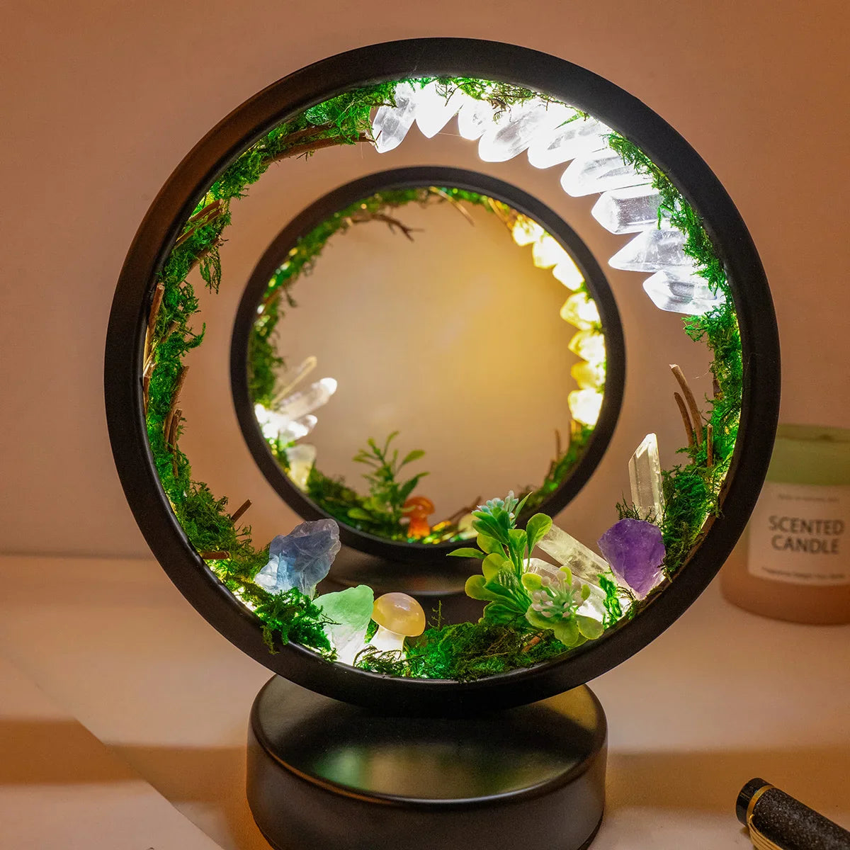 Natlampe med Cirkulær Ramme og Krystaller