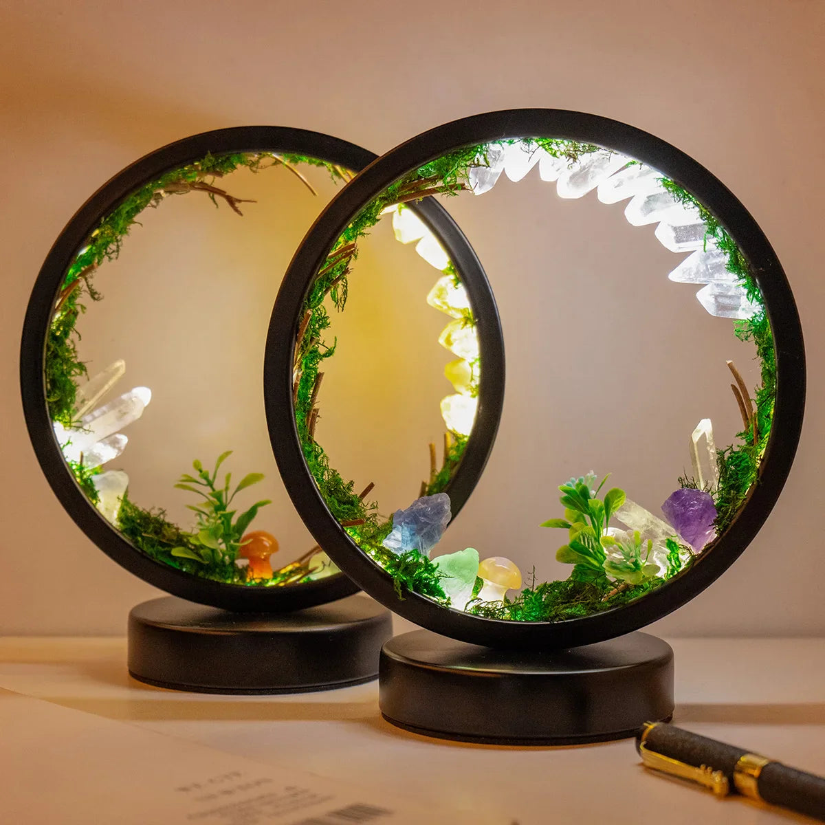 Natlampe med Cirkulær Ramme og Krystaller