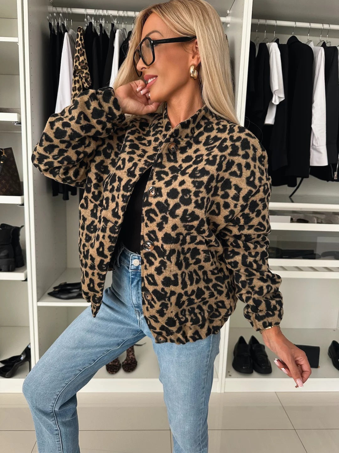 Yusra Kvinders Leopardjakke – Chic Løs Pasform & Blødt Behageligt Stof