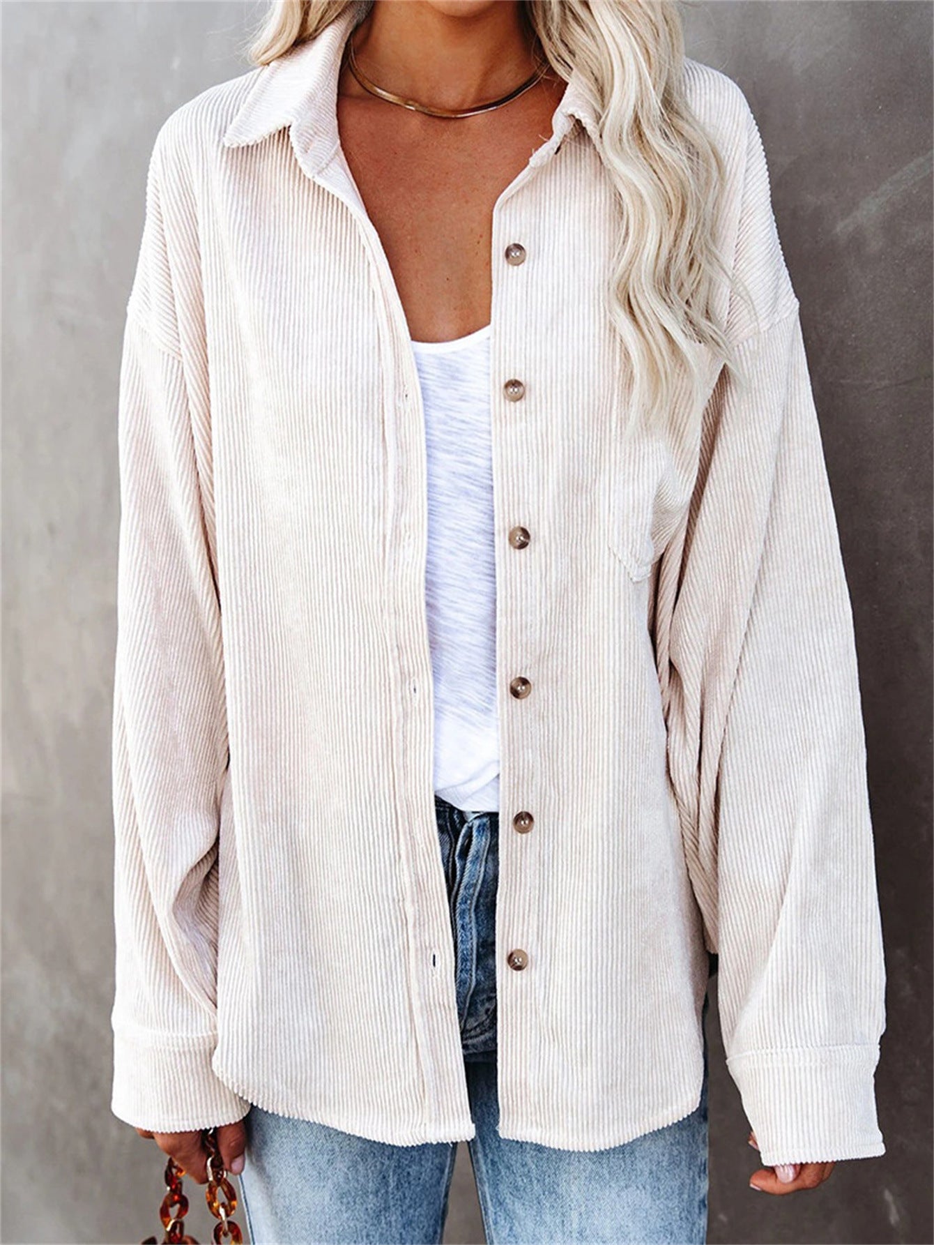 Ainsley Chemise Dame – Casual Vintage Skjorte i Blødt Kordfløjl med Brystlomme