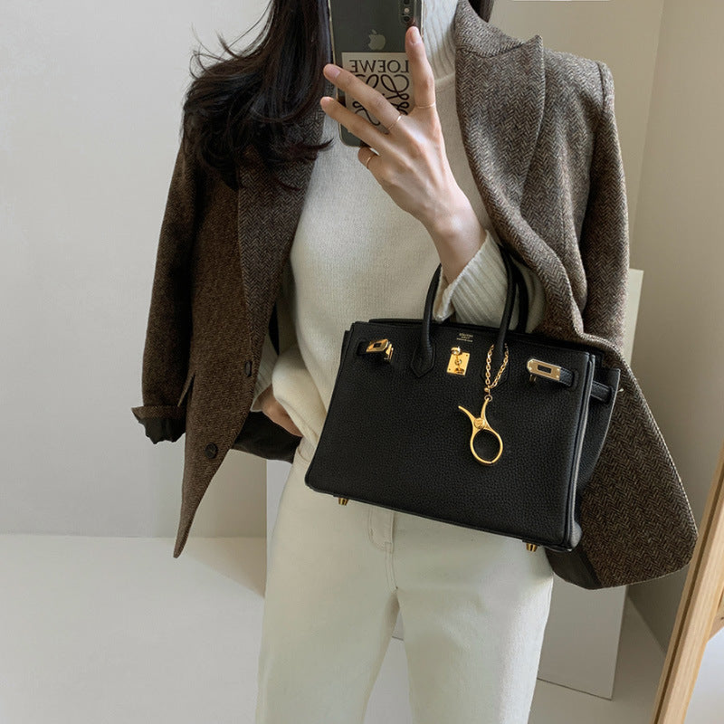 Kennedi Kvinders Jakke – Klassisk Elegant og Alsidig Blazer til Casual & Formelle Outfits