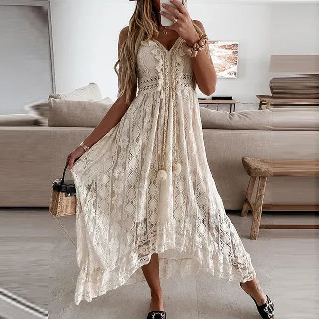 Lang Kjole til Dame | Elegant V-Udskæring | Blonde Detalje | Flydende Snit