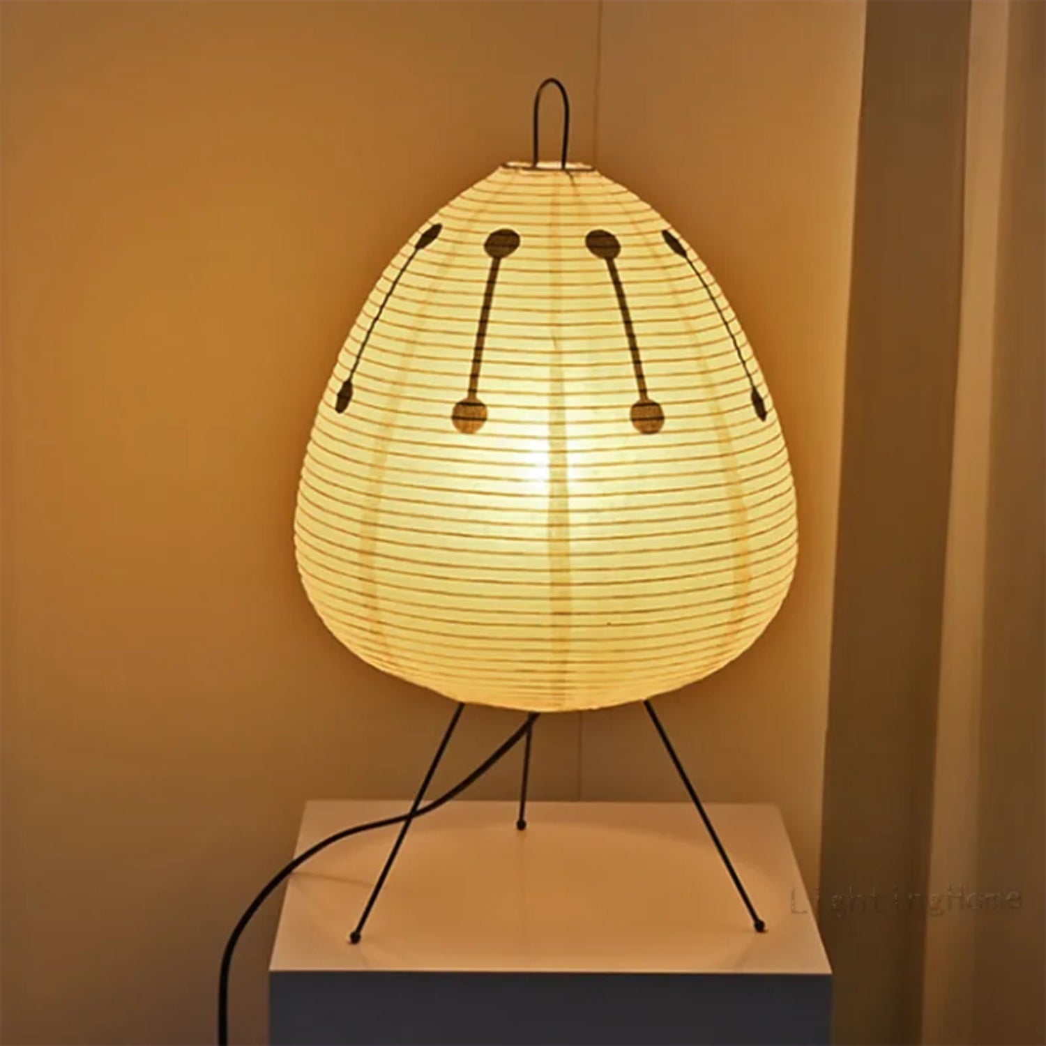 Papirlampe med Japansk Inspiration