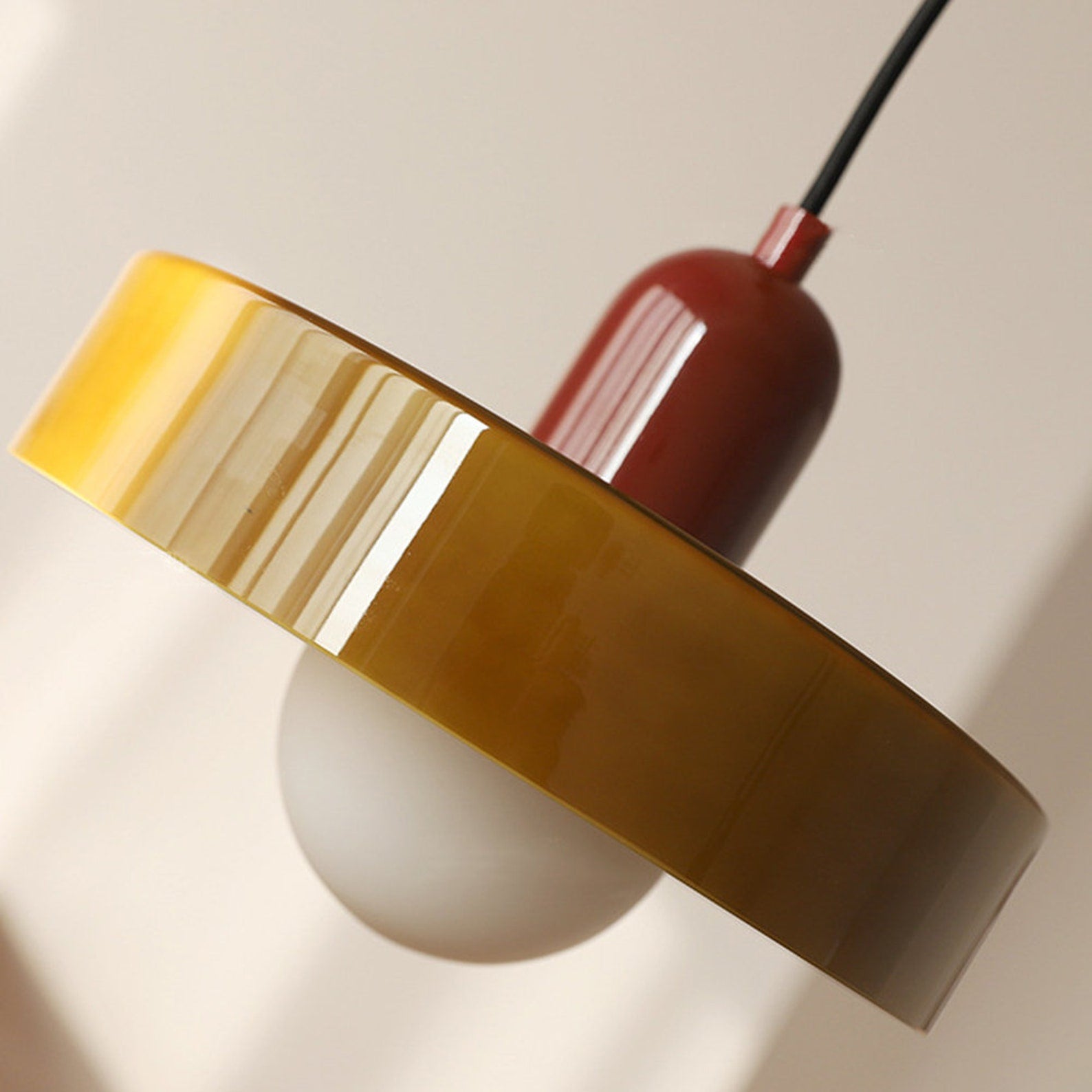 Pendellampe Bauhaus Stil Farverigt Glas Design Justerbar Højde