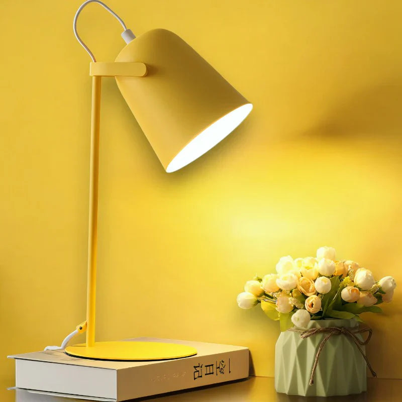 BrightNook – Justerbar skrivebordslampe med nordisk design