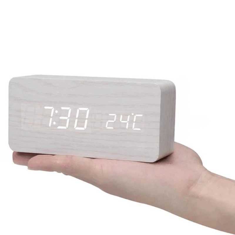Stemmestyret LED Træur Minimalistisk Design