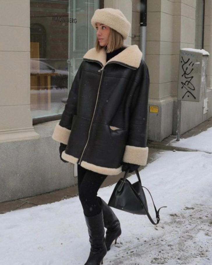 Iris Kvinders Vinterfrakke i Faux Læder – Oversize Snit med Teddy For og Shearling Krave
