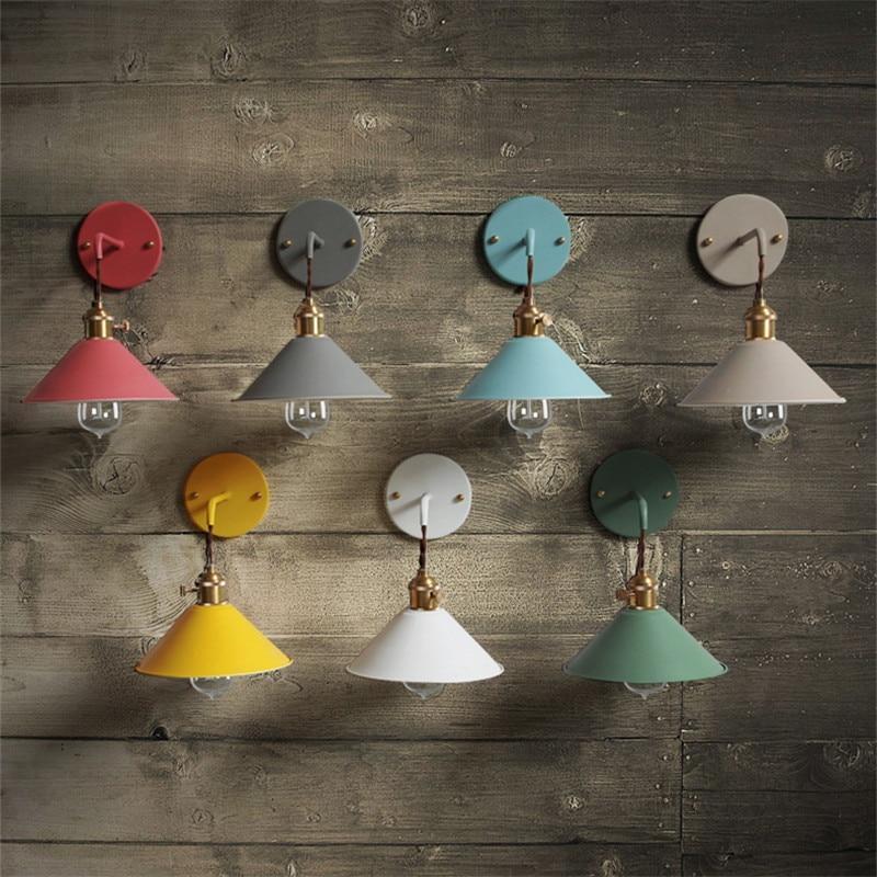Væglampe i Vintage Stil med Farverigt Design