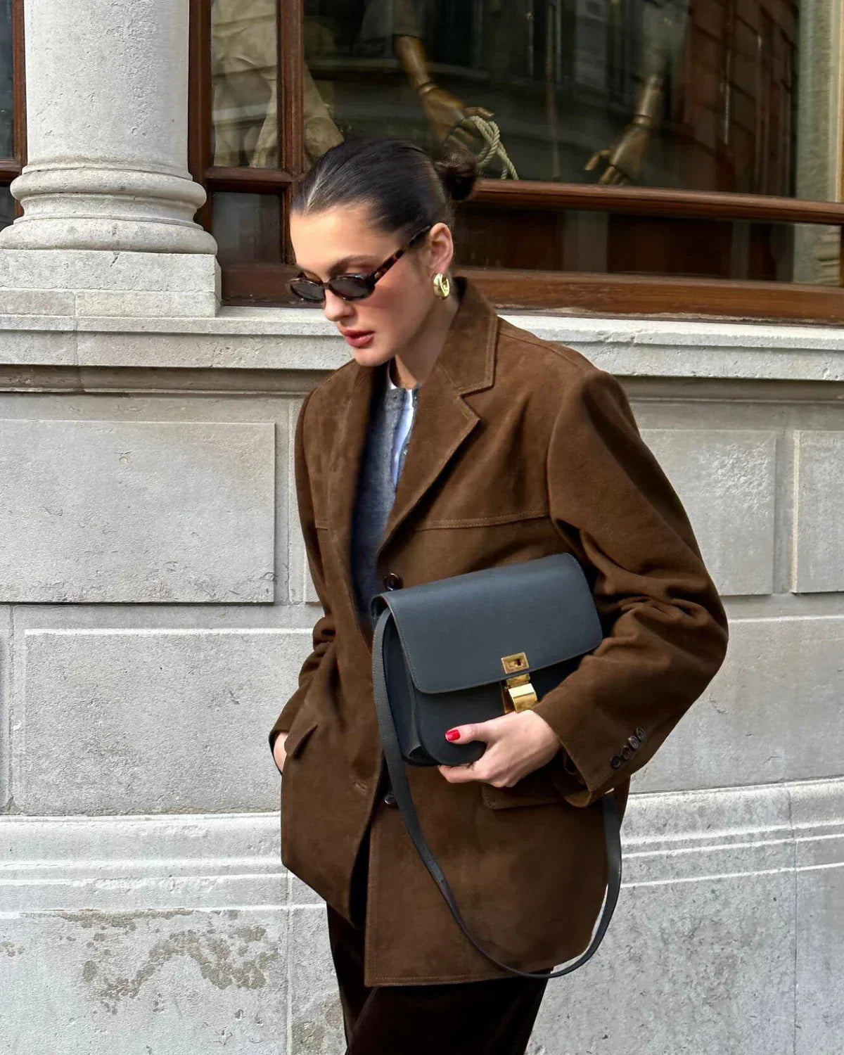 Sienna Suede Blazer til kvinder – Elegant jakke med moderne snit i brun ruskind