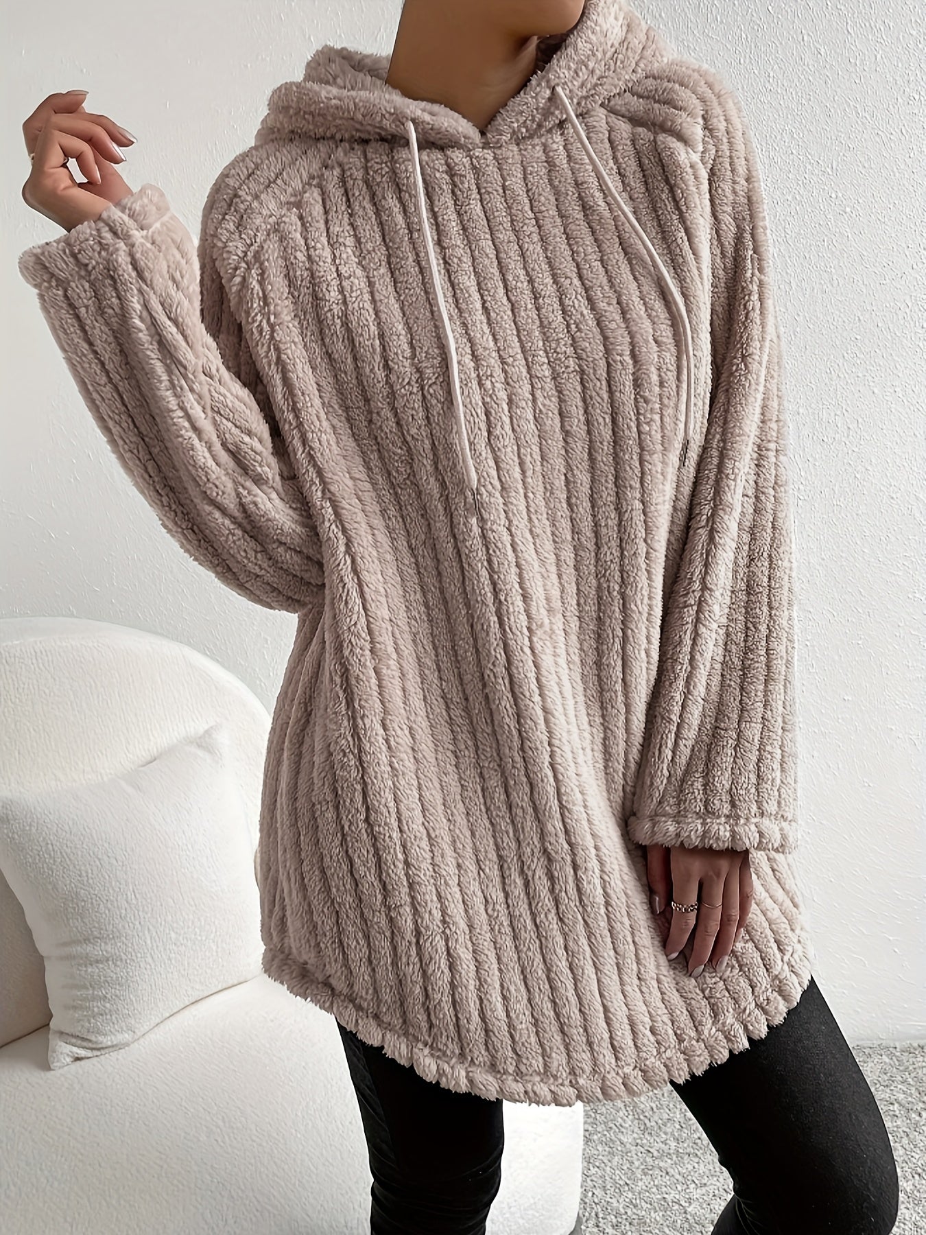 Sweatshirt Med Hætte Til Kvinder – Teddy Stil Med Raglanærmer Og Buet Kant