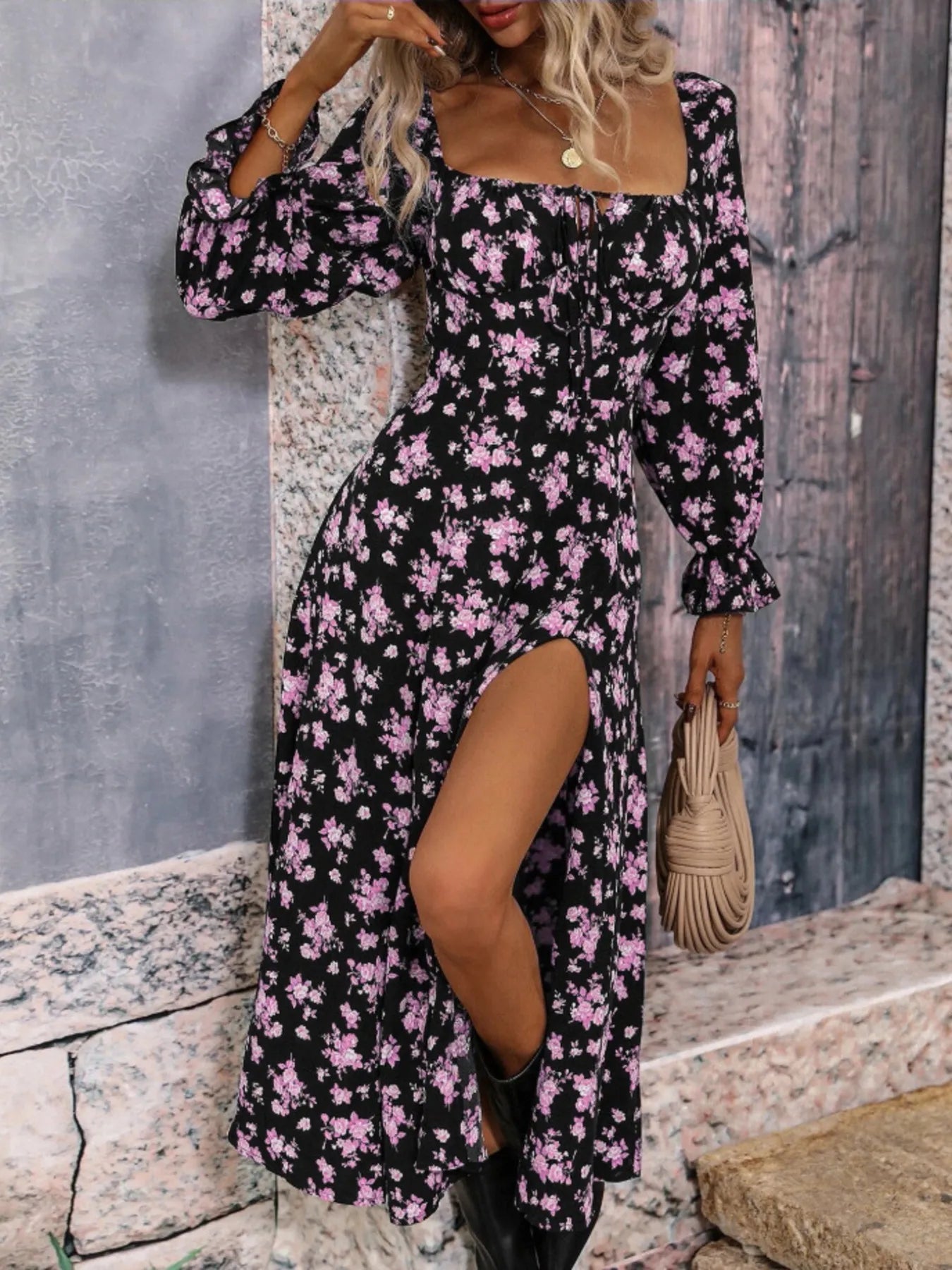 Blomstret Kjole Med Fyrkantet Udhulning Og Flæseærmer Til Kvinder | Ideel Til Afslappede Udgange