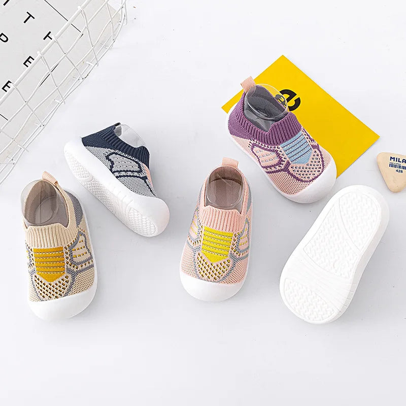 TinyTreads Slip-Ons | Åndbare skridsikre sko i mesh-zarada.dk