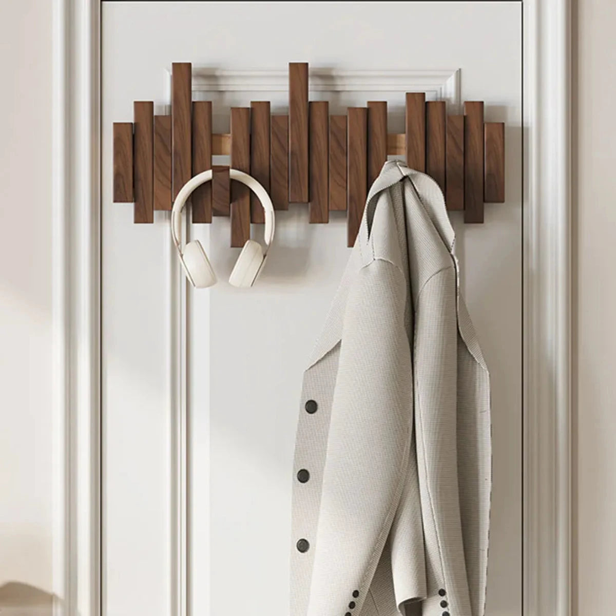 Garderobe i klaverstil - Valnød/Bøg - Elegant design