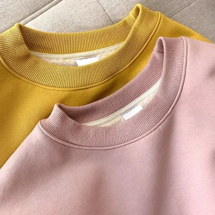 Fleeceforet sweatshirt med rund hals til kvinder