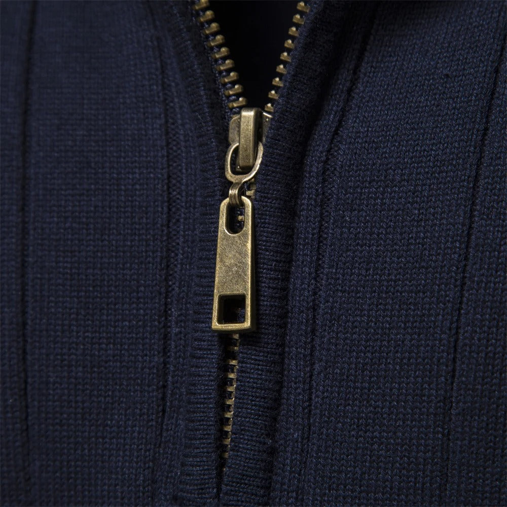 Strikket sweater med standkrave til mænd