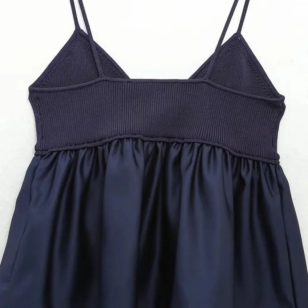 Plisseret smockbluse med V-hals til kvinder