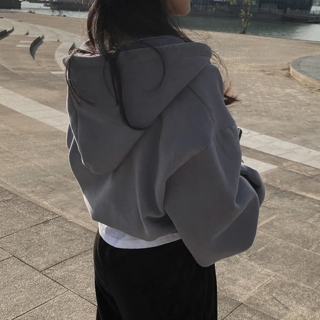 Afslappet sweatshirt med hætte til kvinder
