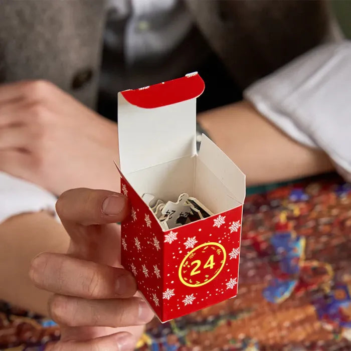 FamilieJoy Julekalender 2025 | Udfordrende overraskelser til alle med Stitch, Fodbold, Puslespil & Krystaller