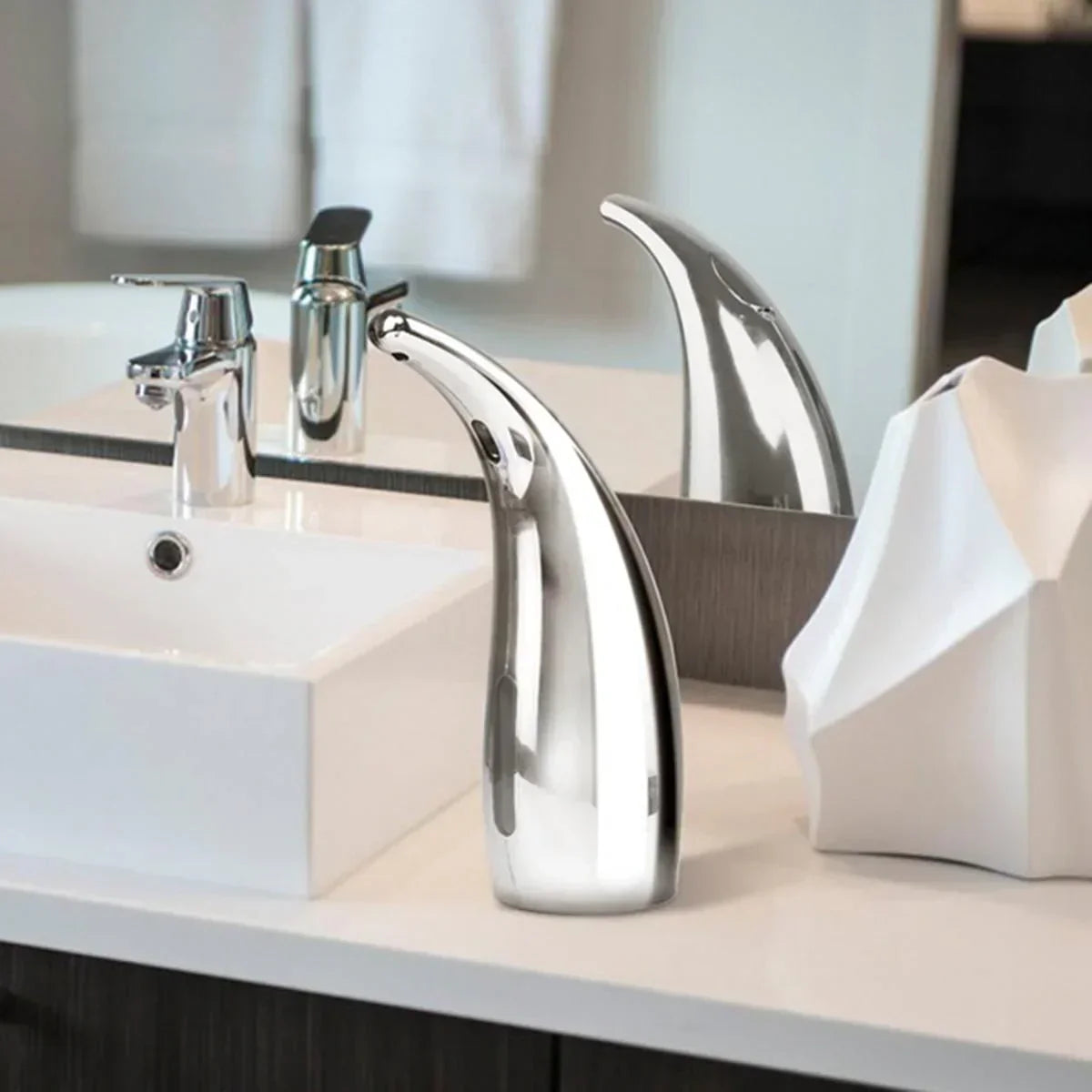 Automatisk Sæbe dispenser "HygiFlow" med Sensor og Moderne Design
