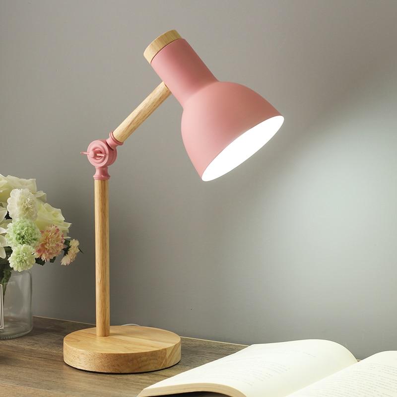 NordicGlow - Elegant justerbar skrivebordslampe
