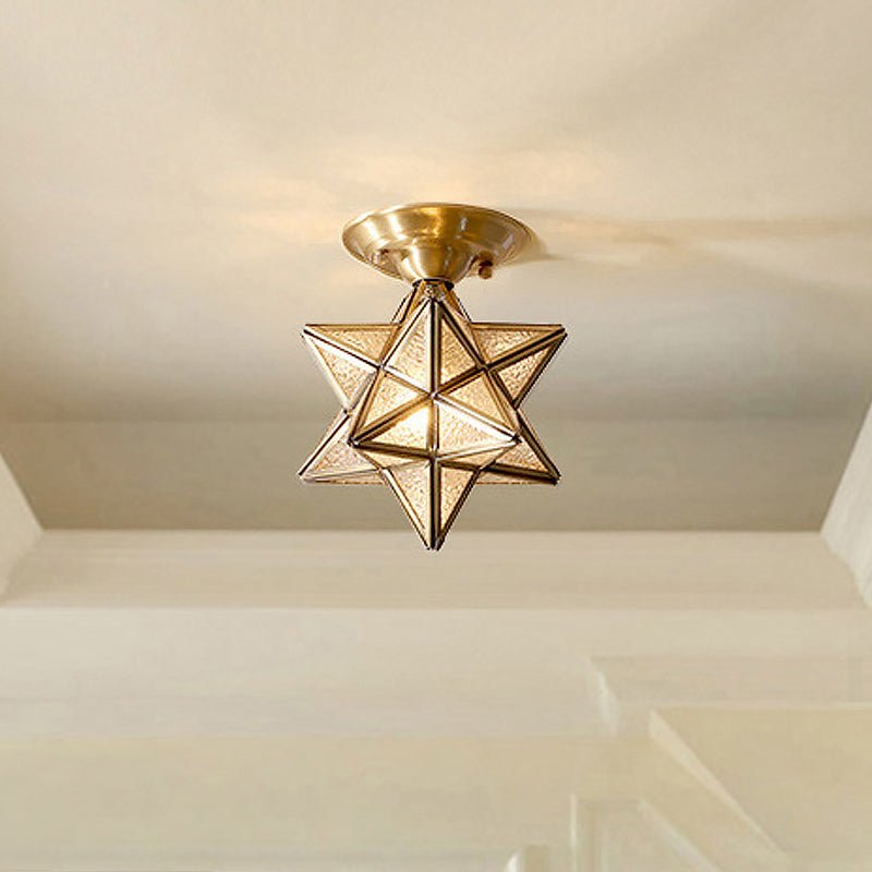 Brillistar – Stjerneformet loftlampe i messing med klassisk glasdesign