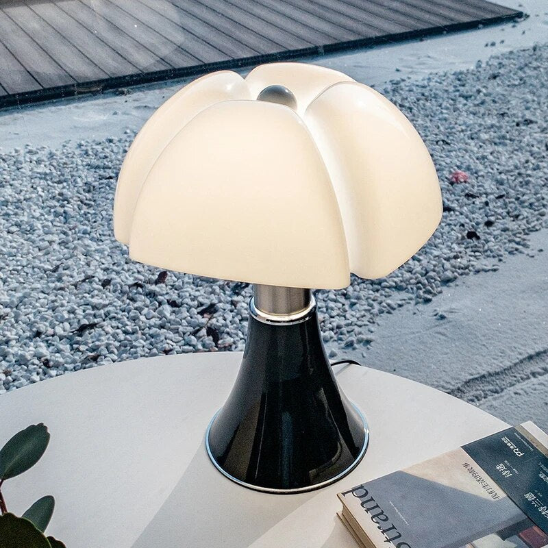 Blomster Bordlampe – Elegant